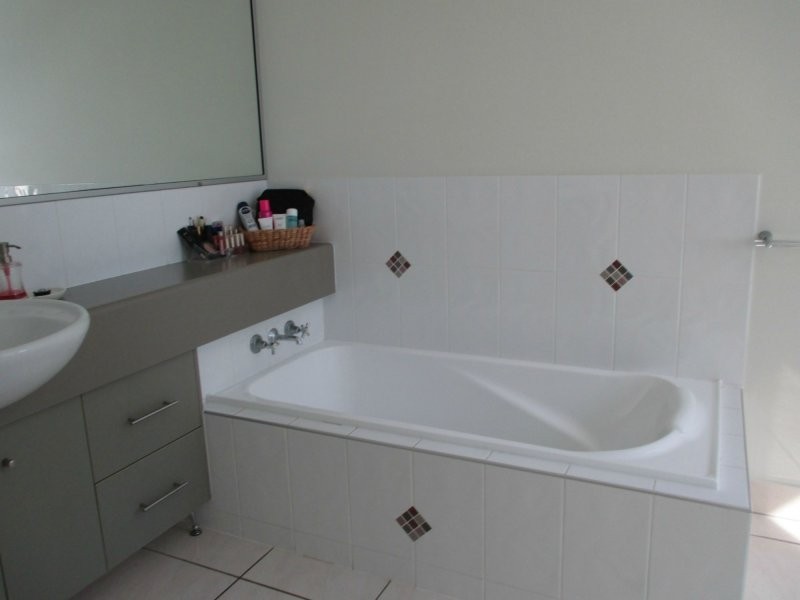 1 Osprey Drive, Woodgate QLD 4660