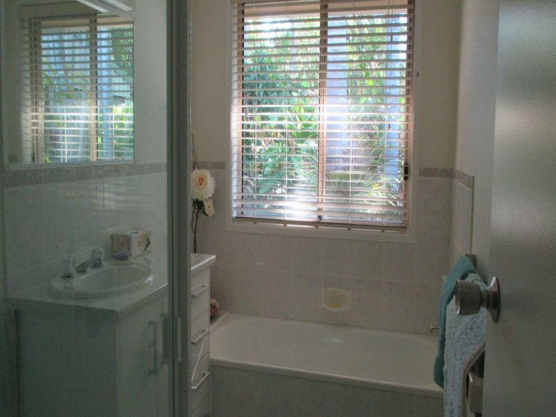 5 Hussar Court, Woodgate QLD 4660