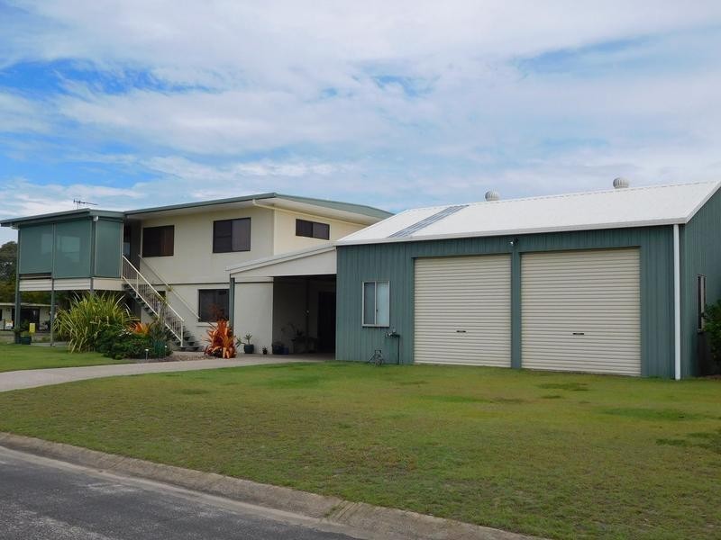 9 Fifth Avenue, Woodgate QLD 4660