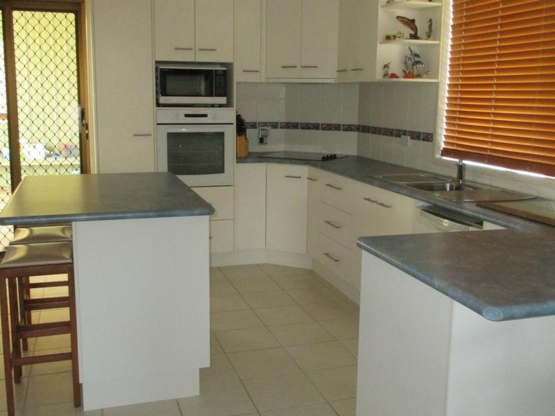 9 Fifth Avenue, Woodgate QLD 4660