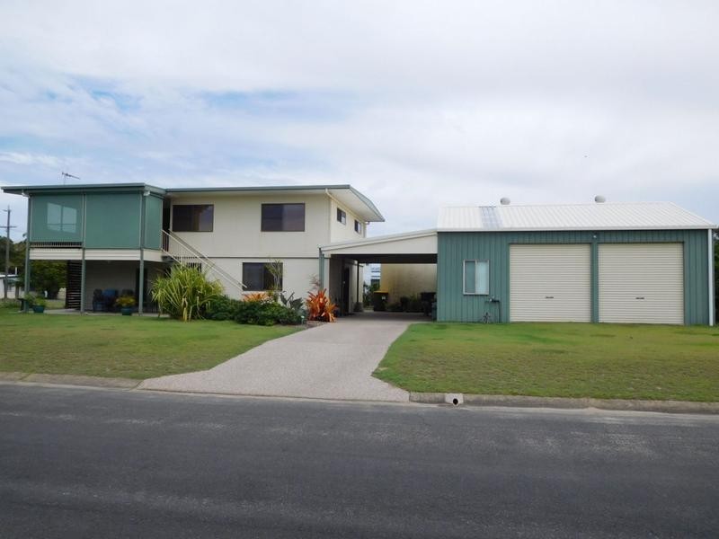 9 Fifth Avenue, Woodgate QLD 4660