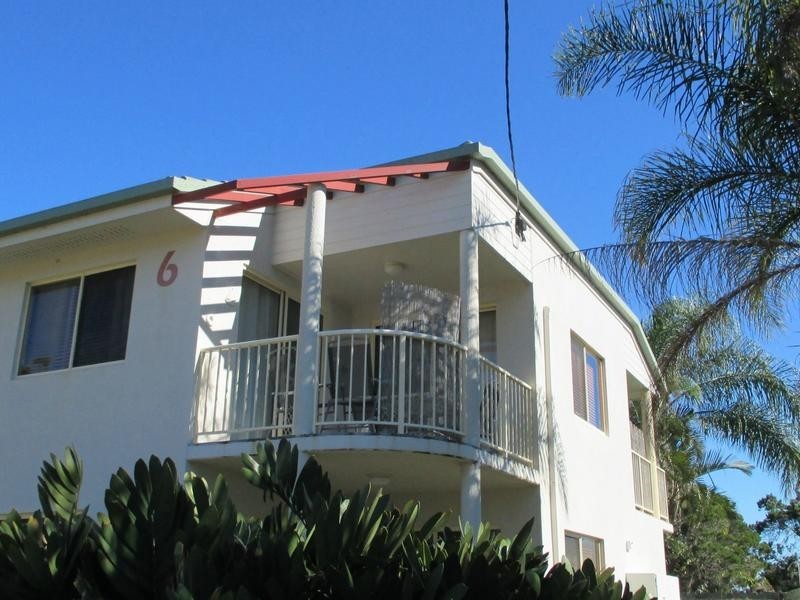 Unit 6/2 Poinciana Court, Woodgate QLD 4660