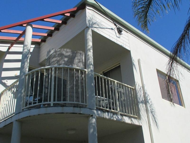 Unit 6/2 Poinciana Court, Woodgate QLD 4660