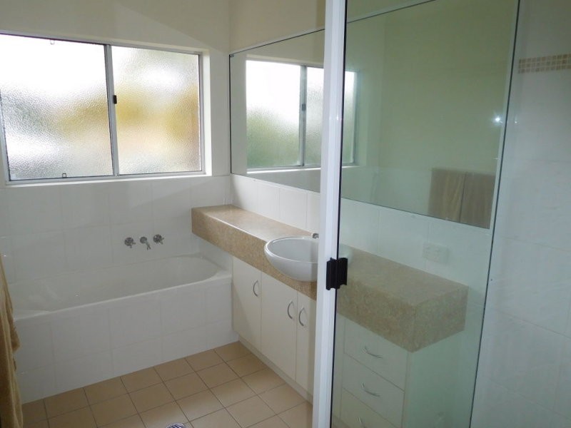 Unit 2/23 Barramundi Drive, Woodgate QLD 4660