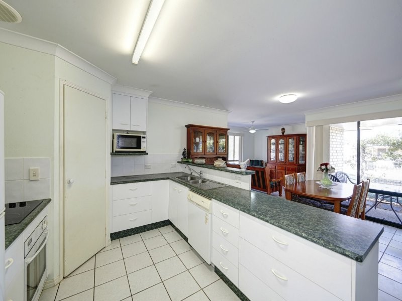 8 Acacia Street, Woodgate QLD 4660