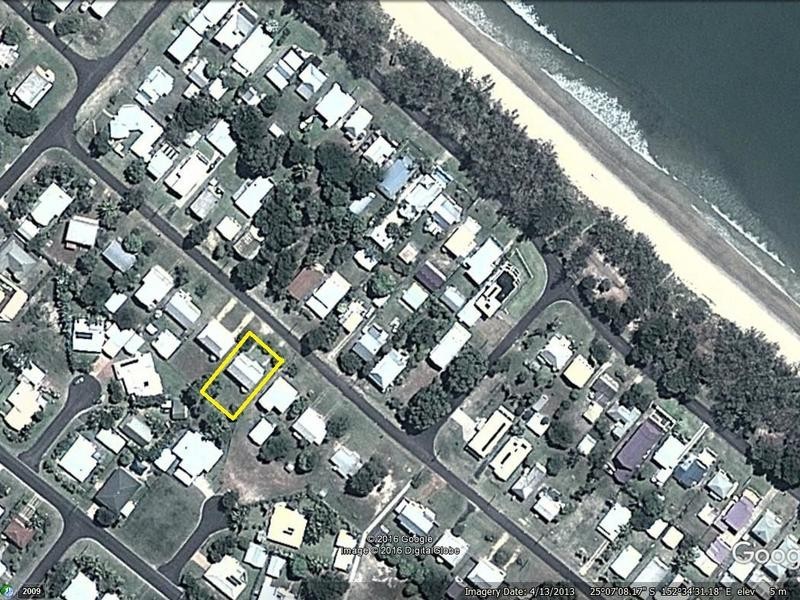 111 Mackerel Street, Woodgate QLD 4660