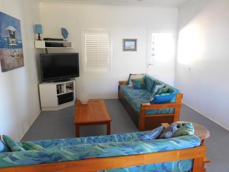 8 Third Avenue, Woodgate QLD 4660
