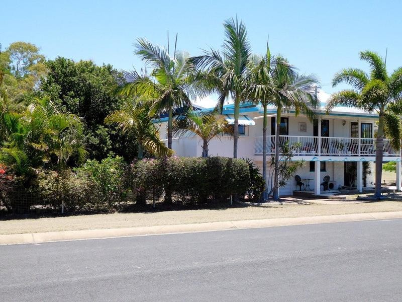 8 Third Avenue, Woodgate QLD 4660