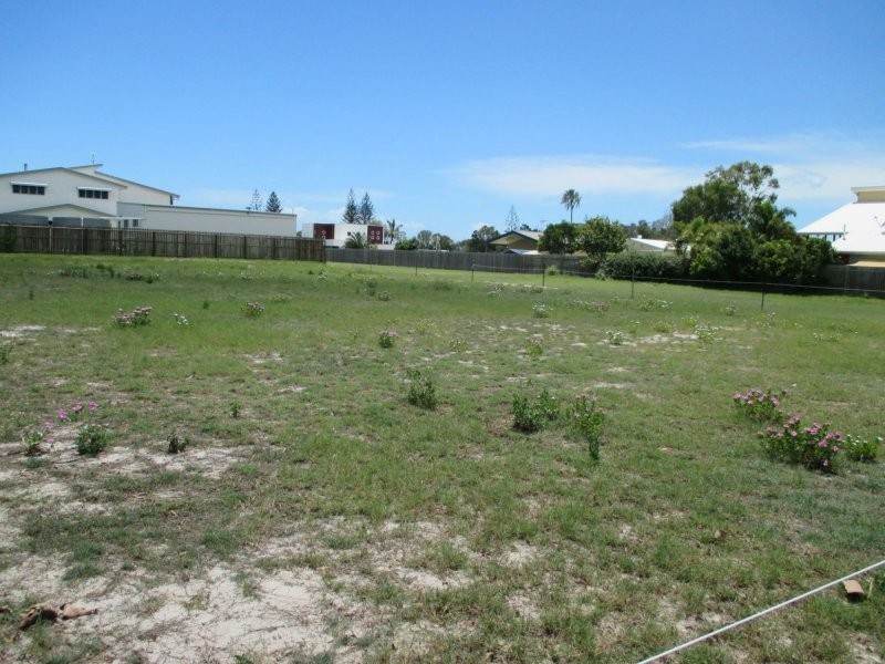 18 Grevillea Court, Woodgate QLD 4660