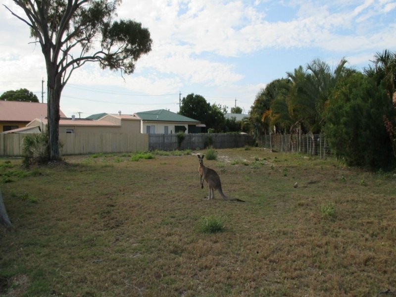 2 Trevally Court, Woodgate QLD 4660