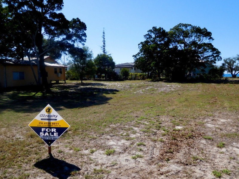 6 Poinciana Court, Woodgate QLD 4660