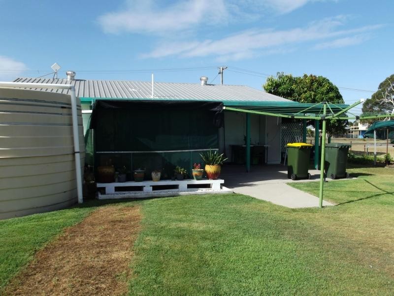 1 Moller Street, Buxton QLD 4660