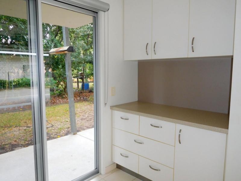 2/1 Hussar Court, Woodgate QLD 4660