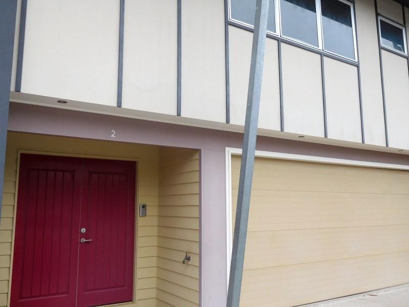 2/1 Hussar Court, Woodgate QLD 4660