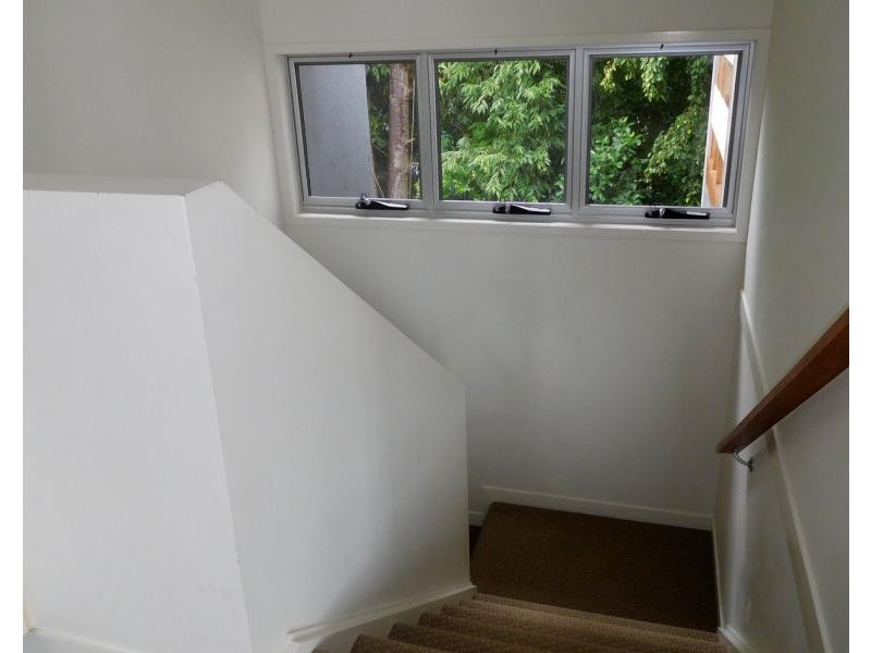 2/1 Hussar Court, Woodgate QLD 4660