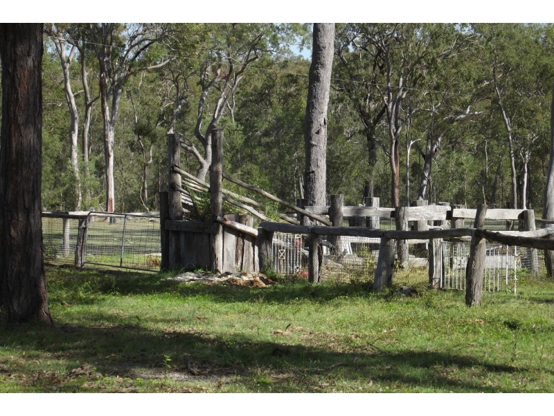 104 Guppys Road, Eureka QLD 4660