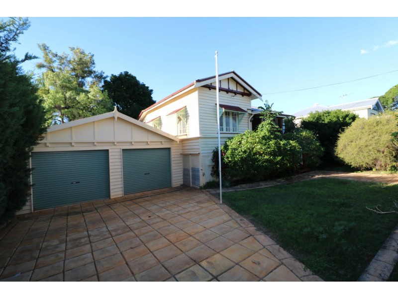 3 Pizzey Street, Childers QLD 4660