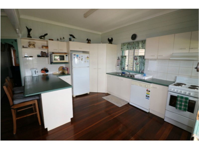 17 West Street, Childers QLD 4660
