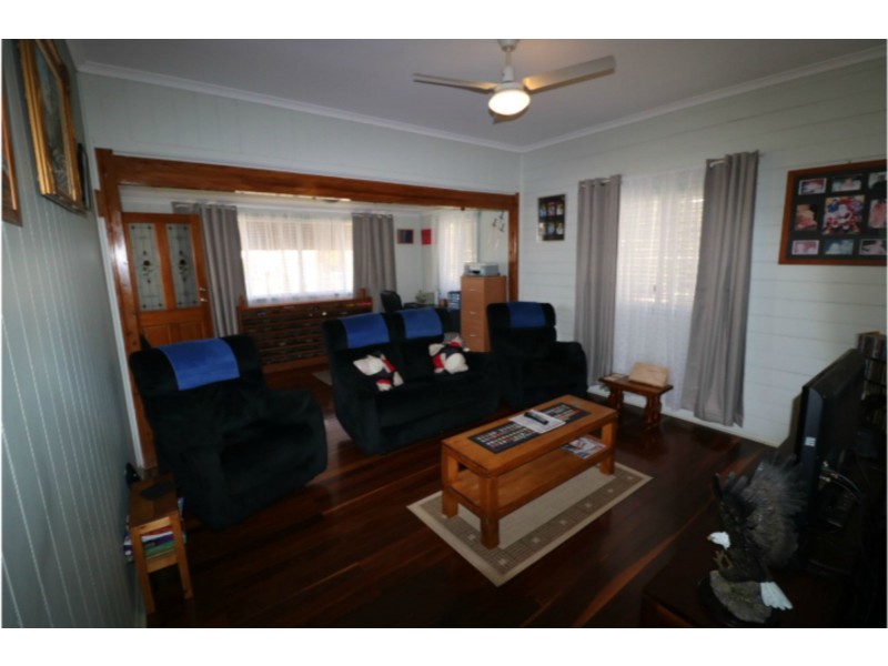 17 West Street, Childers QLD 4660