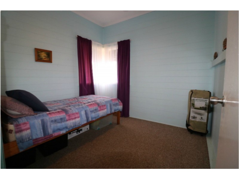 17 West Street, Childers QLD 4660