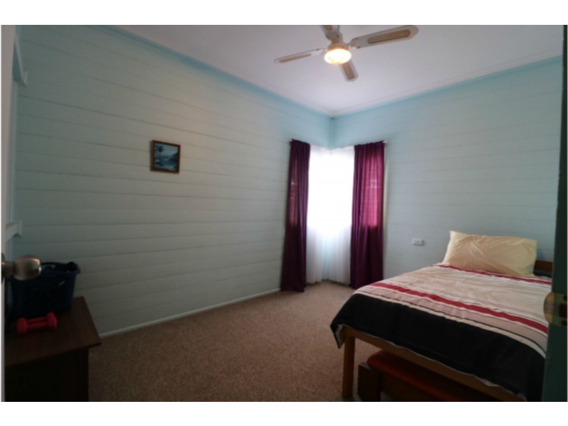 17 West Street, Childers QLD 4660