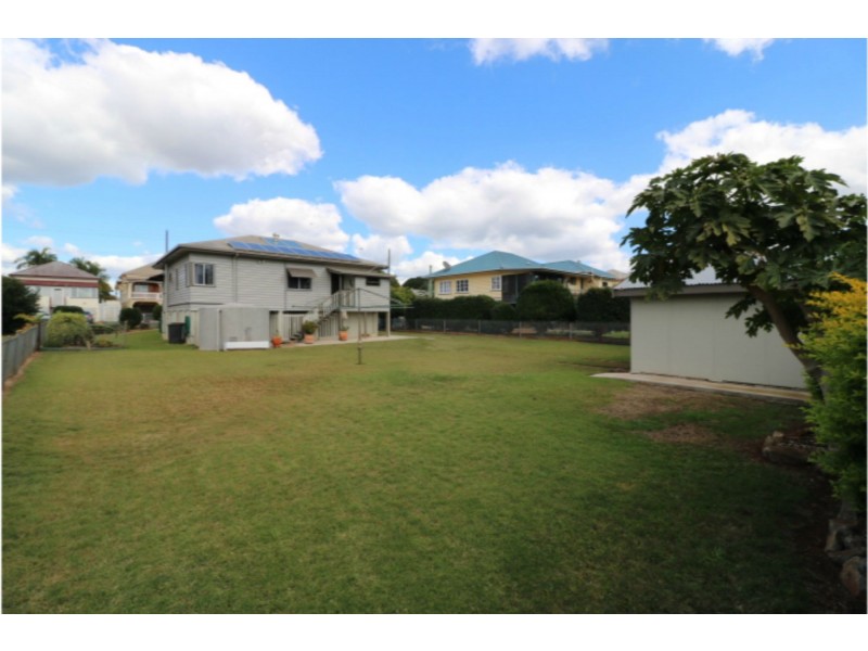 17 West Street, Childers QLD 4660