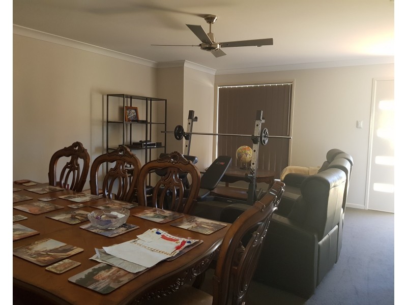 27 Pioneer Avenue, Childers QLD 4660