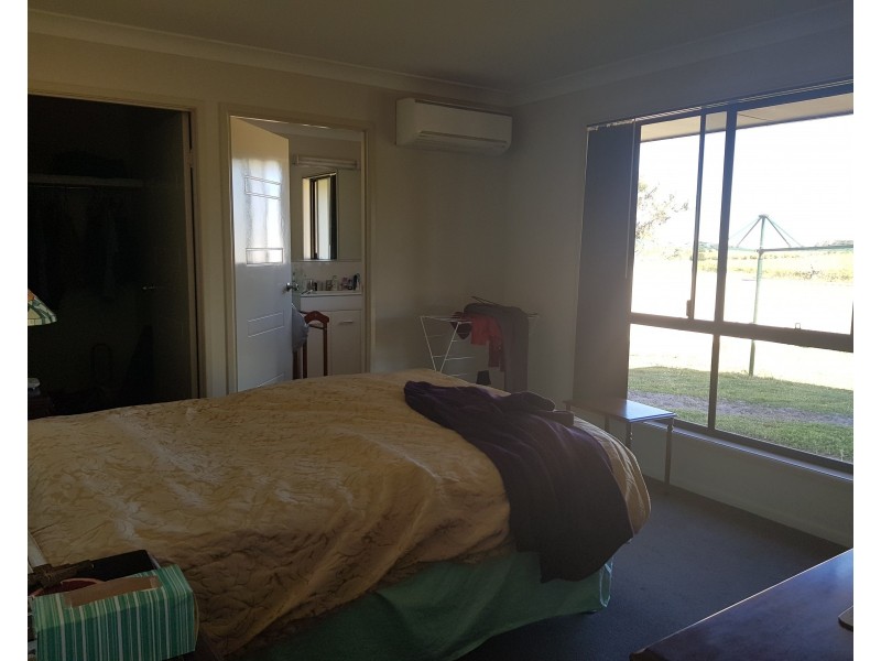27 Pioneer Avenue, Childers QLD 4660