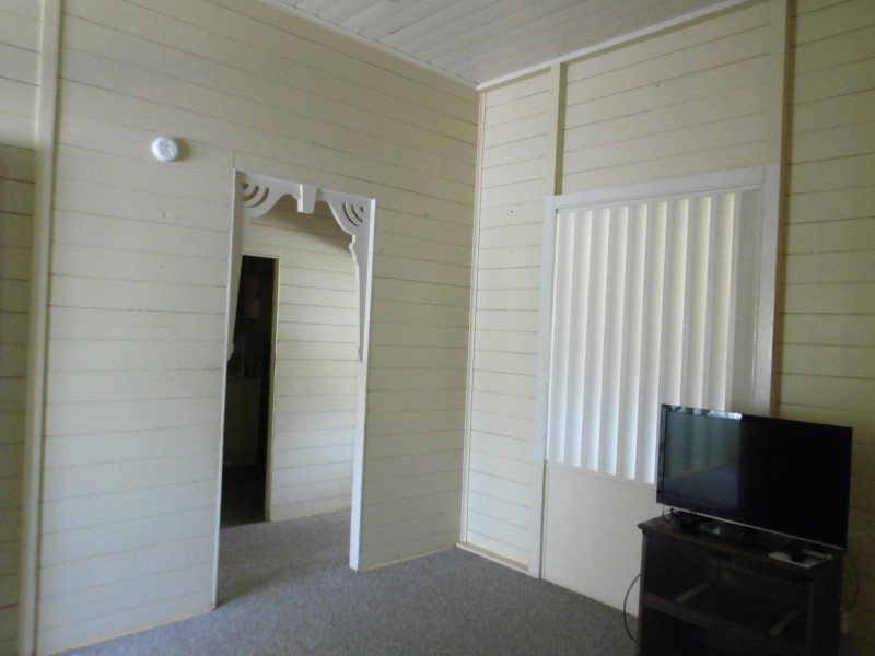 9 North St, Childers QLD 4660