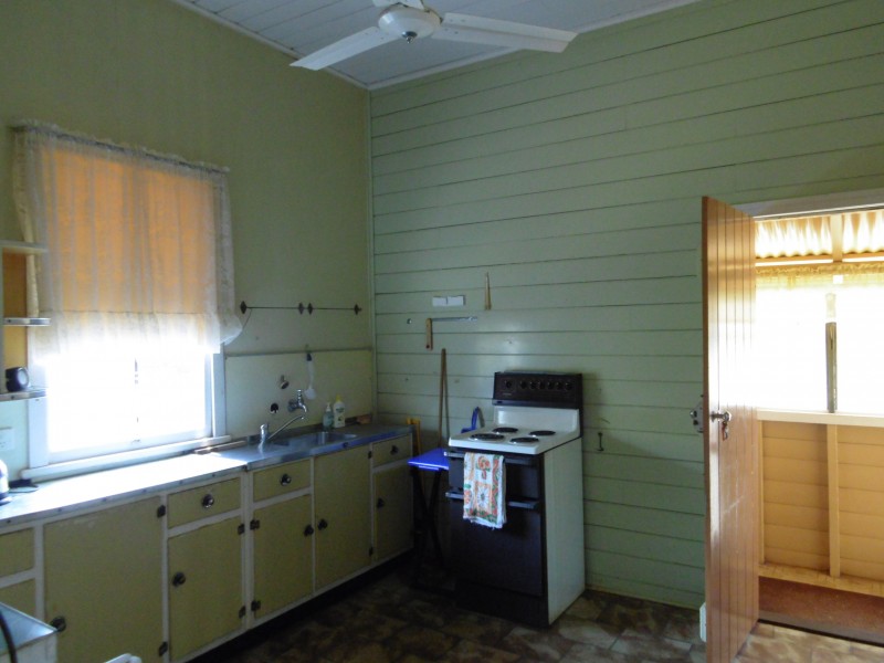 9 North St, Childers QLD 4660