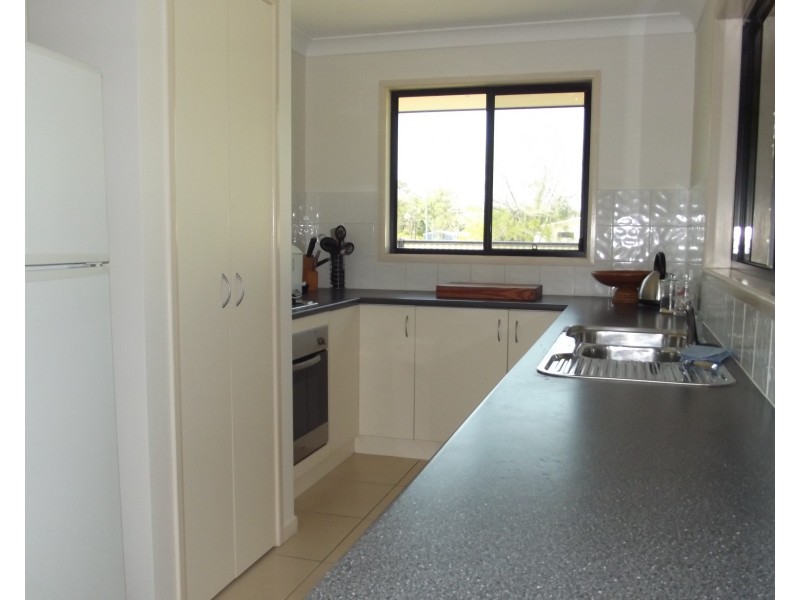 17 Burrum St, Buxton QLD 4660