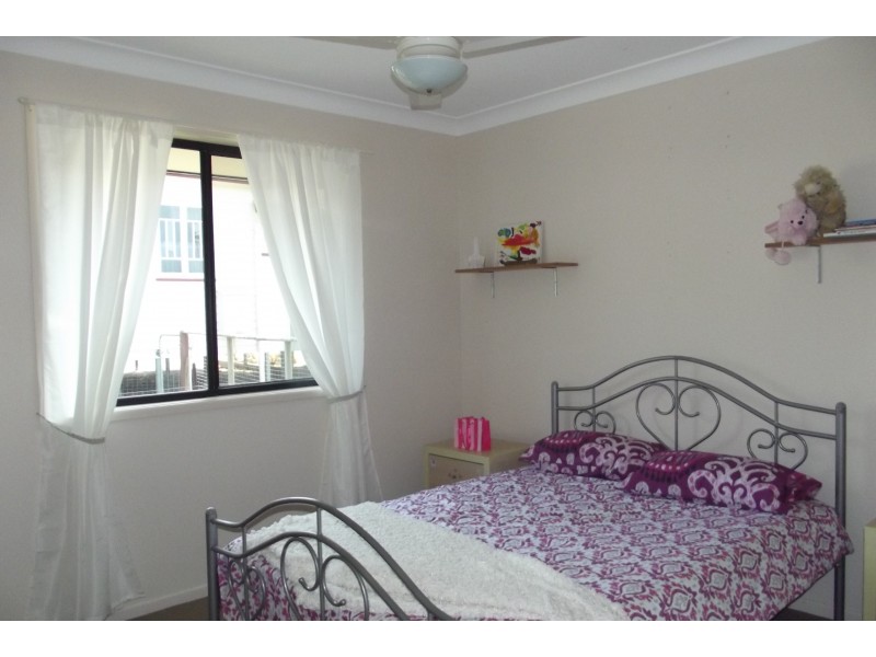 17 Burrum St, Buxton QLD 4660