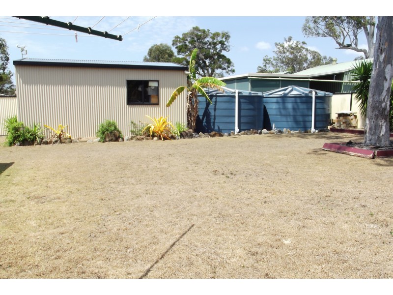 17 Burrum St, Buxton QLD 4660