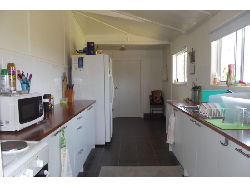 22 Churchill St, Childers QLD 4660