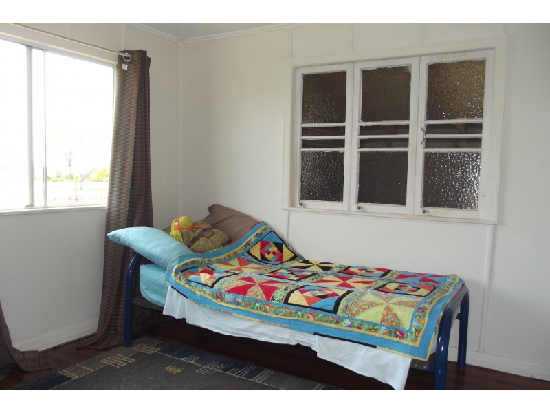 22 Churchill St, Childers QLD 4660