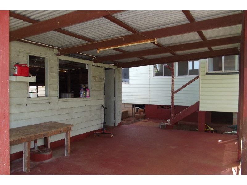 22 Churchill St, Childers QLD 4660