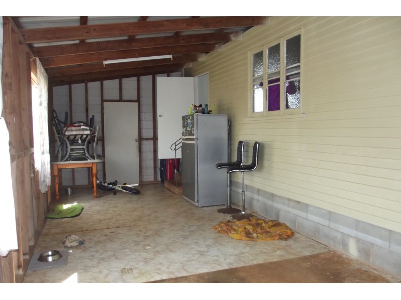 22 Churchill St, Childers QLD 4660