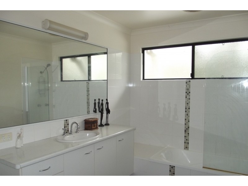 60 Postmans Crossing Rd, Isis River QLD 4660