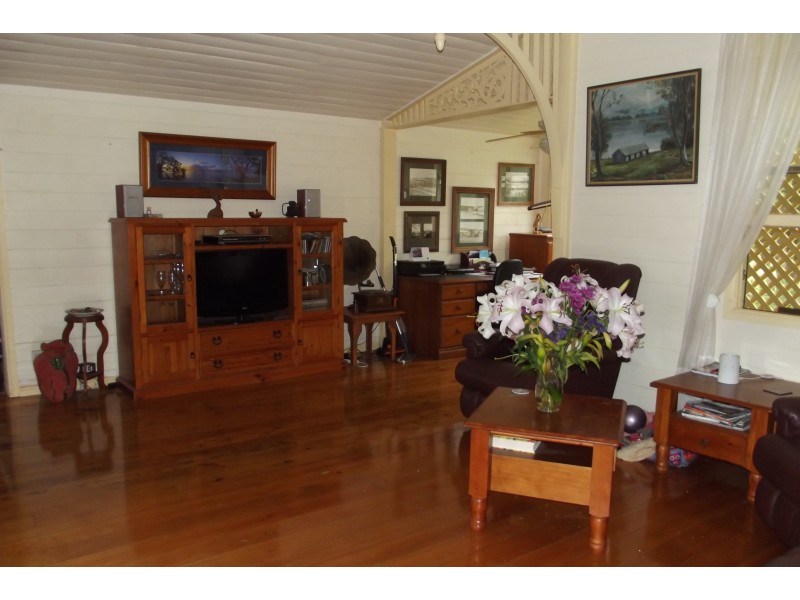 37 South Isis Rd, South Isis QLD 4660