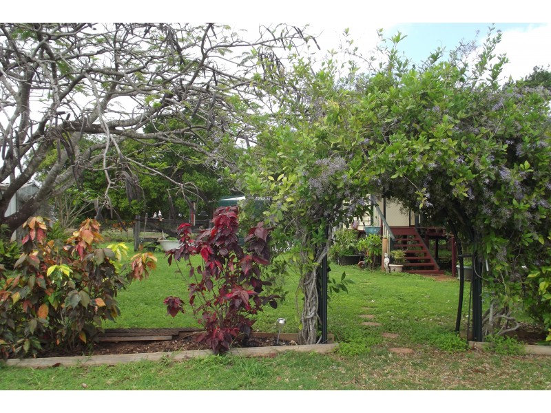 37 South Isis Rd, South Isis QLD 4660