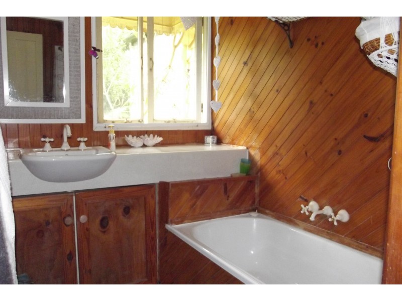 37 South Isis Rd, South Isis QLD 4660