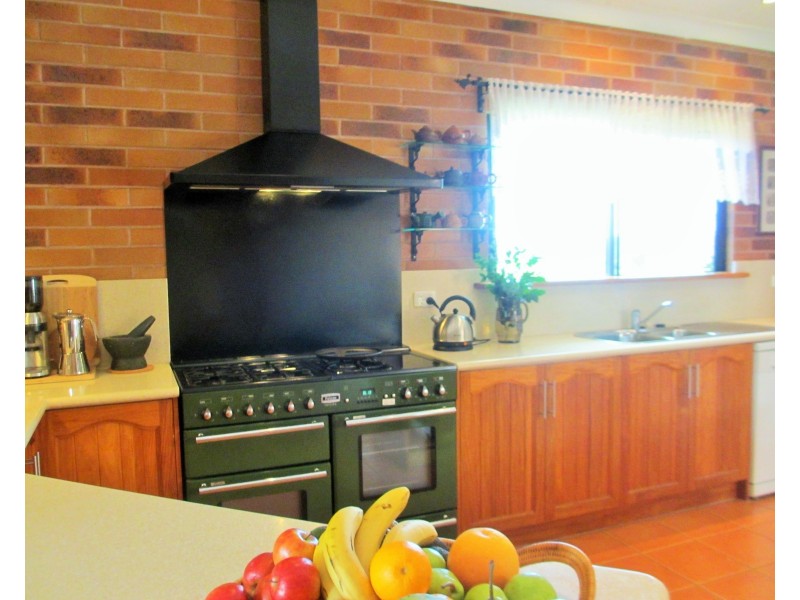 133 Cooks Rd, South Isis QLD 4660