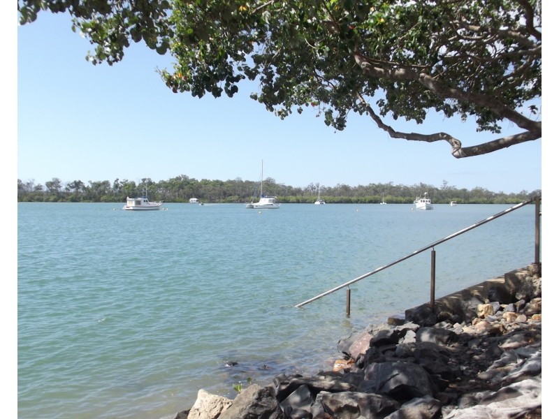 4 Burrumba Dr, Buxton QLD 4660