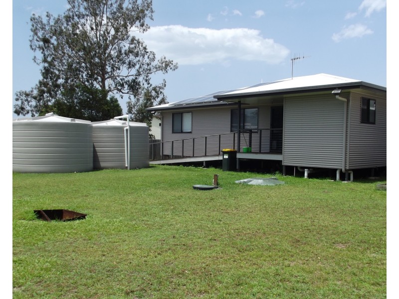 4 Burrumba Dr, Buxton QLD 4660