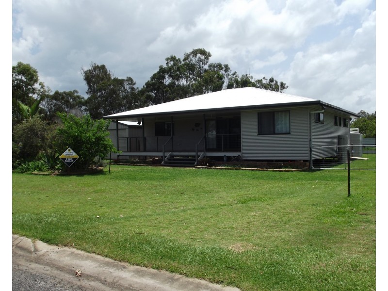 4 Burrumba Dr, Buxton QLD 4660