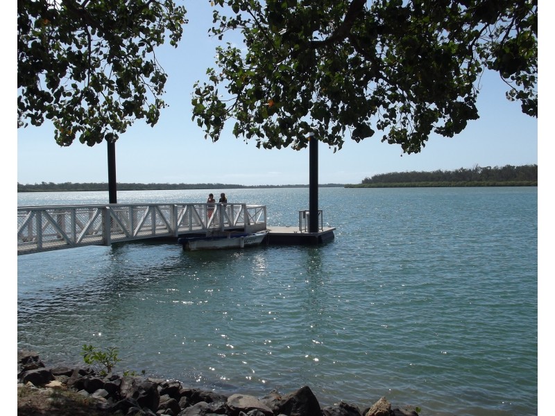 4 Burrumba Dr, Buxton QLD 4660