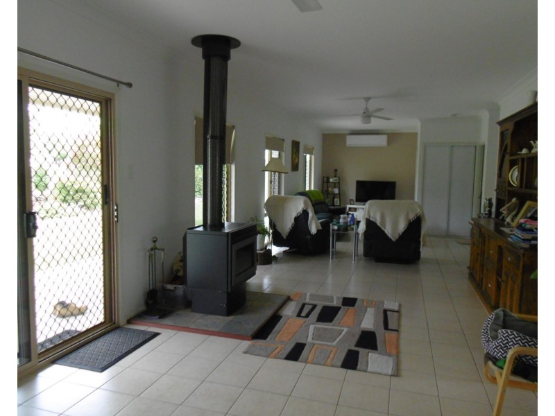10 Bow St, Degilbo QLD 4621