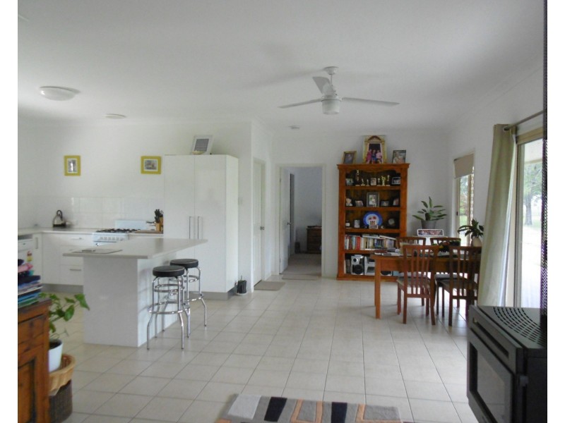 10 Bow St, Degilbo QLD 4621