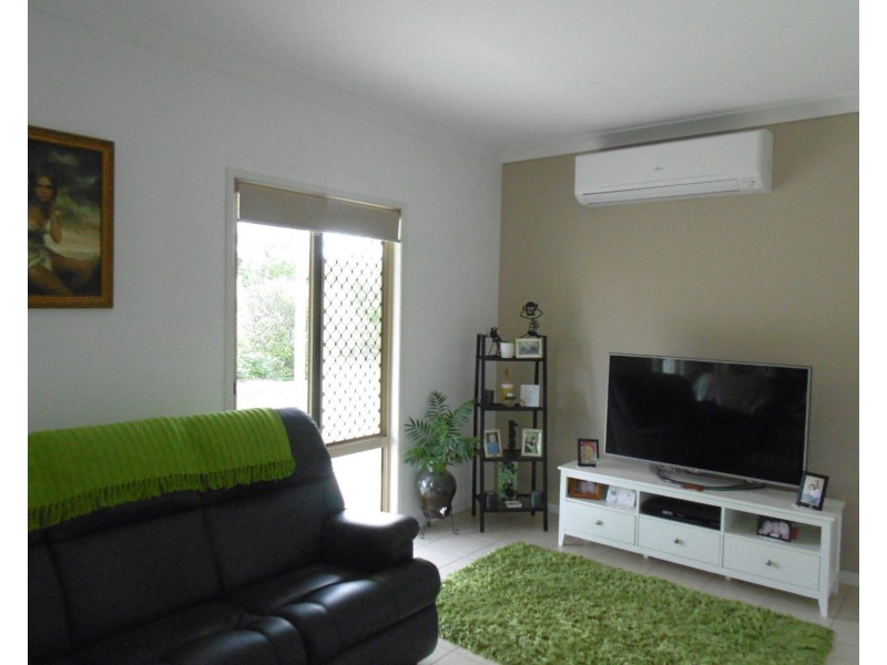 10 Bow St, Degilbo QLD 4621