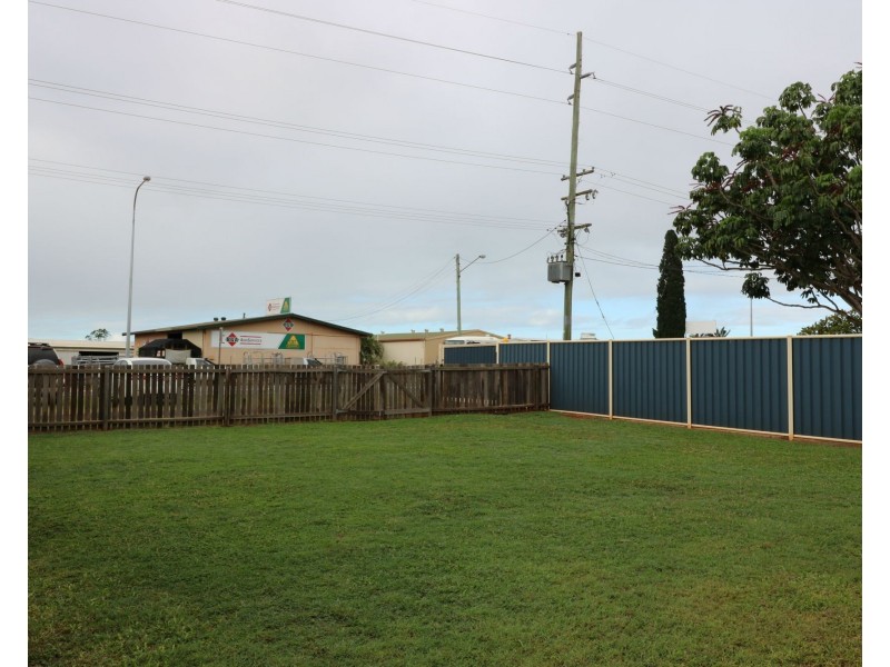 1/4 Keeley Street, Childers QLD 4660
